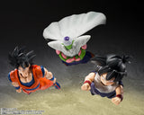 Bandai S.H.Figuarts Dragon Ball Z Gohan Action Figure (With Bonus Z-Fighters Group Base Ver. A)