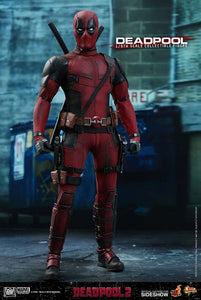 Hot Toys Marvel Comics Deadpool 2 Deadpool 1/6 Scale Action Figure