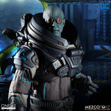 Mezco Toyz One:12 Collective DC Comics Batman Mr. Freeze - Deluxe Edition 1/12 Scale Action Figure