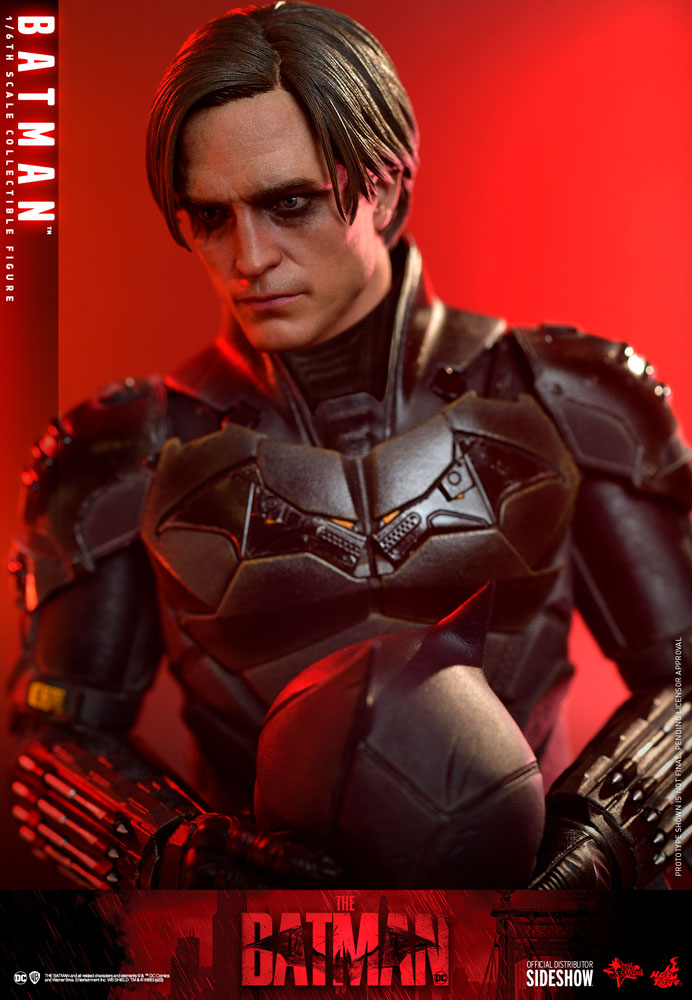 Hot Toys DC Comics The Batman: Batman 1/6 Scale 12