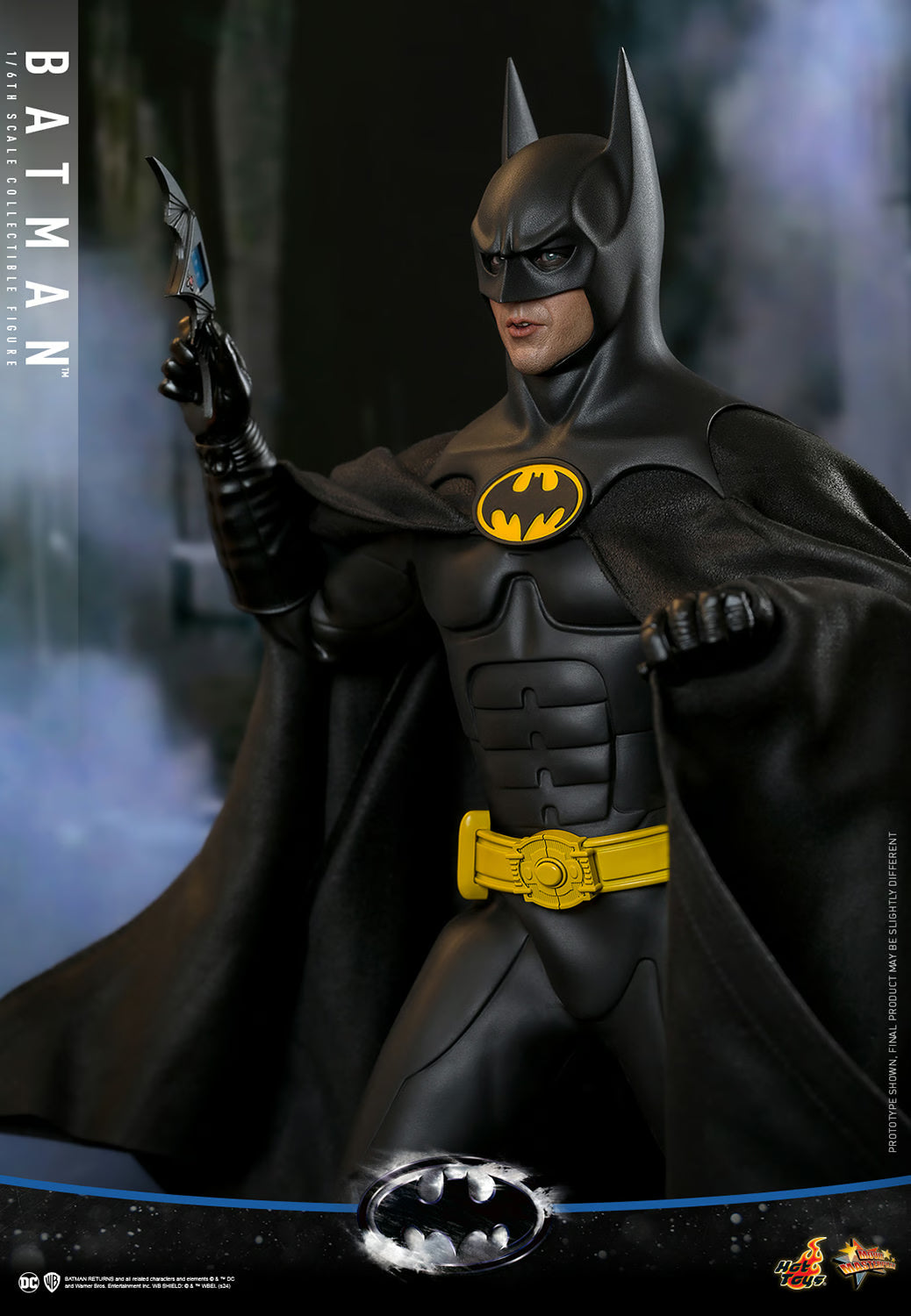 Hot Toys DC Comics Batman Returns (1992) Batman 1/6 Scale 12