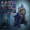 Hot Toys DC Comcis Batman: The Dark Knight Returns Batman (Battle Damaged Version) 1/6 12" Scale Collectible Figure