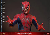 Hot Toys Marvel Comics Spider-Man Spider-Man (Battle Damaged Version) 1/6 Scale 12" Collectible Figure