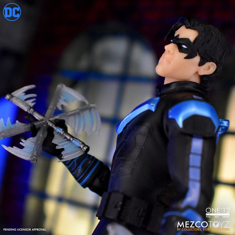 Mezco Toyz One:12 Collective DC Comics Nightwing (Dick Grayson) 1