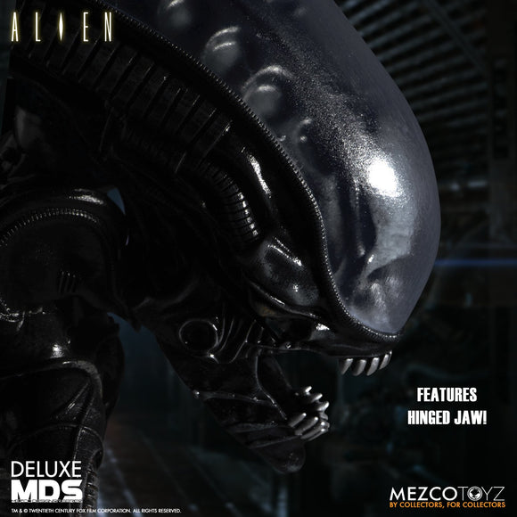 Mezco Toyz Mezco Designer Series MDS Alien 1979 Deluxe Alien Figure Set