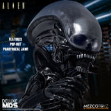 Mezco Toyz Mezco Designer Series MDS Alien 1979 Deluxe Alien Figure Set