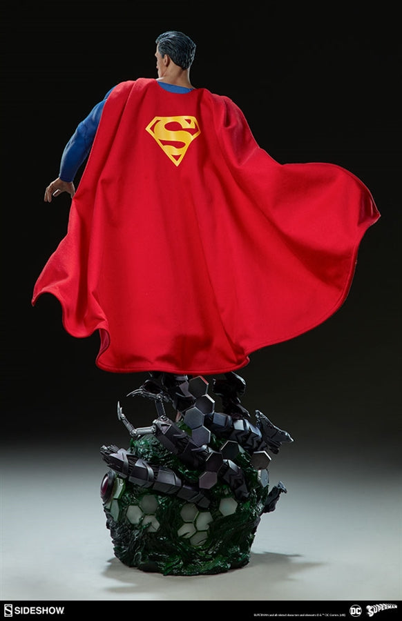 Sideshow DC Comics Superman Premium Format Figure Statue