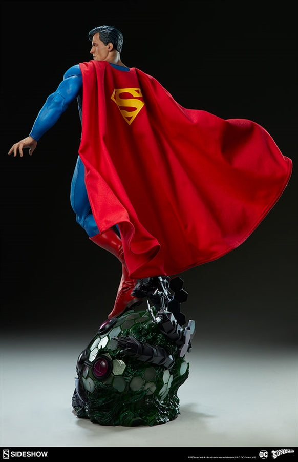 Sideshow DC Comics Superman Premium Format Figure Statue