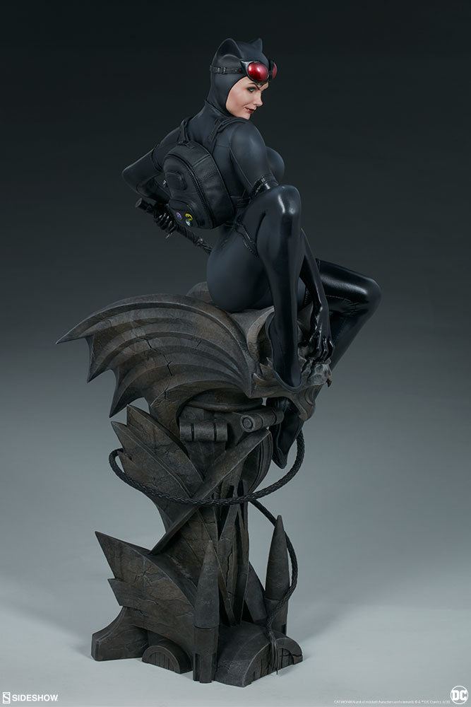 Sideshow DC Comics Catwoman Premium Format Figure Statue Sideshow DC Comics Catwoman Premium Format Figure Statue