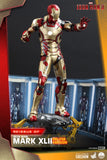 Hot Toys Marvel Iron Man 3 Iron Man Mark XLII 1/4 Quarter Scale Figure (Deluxe Version) Reissue