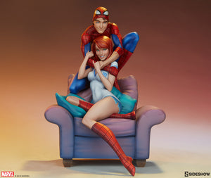 Sideshow Marvel Comics Spider-Man and Mary Jane Maquette Statue